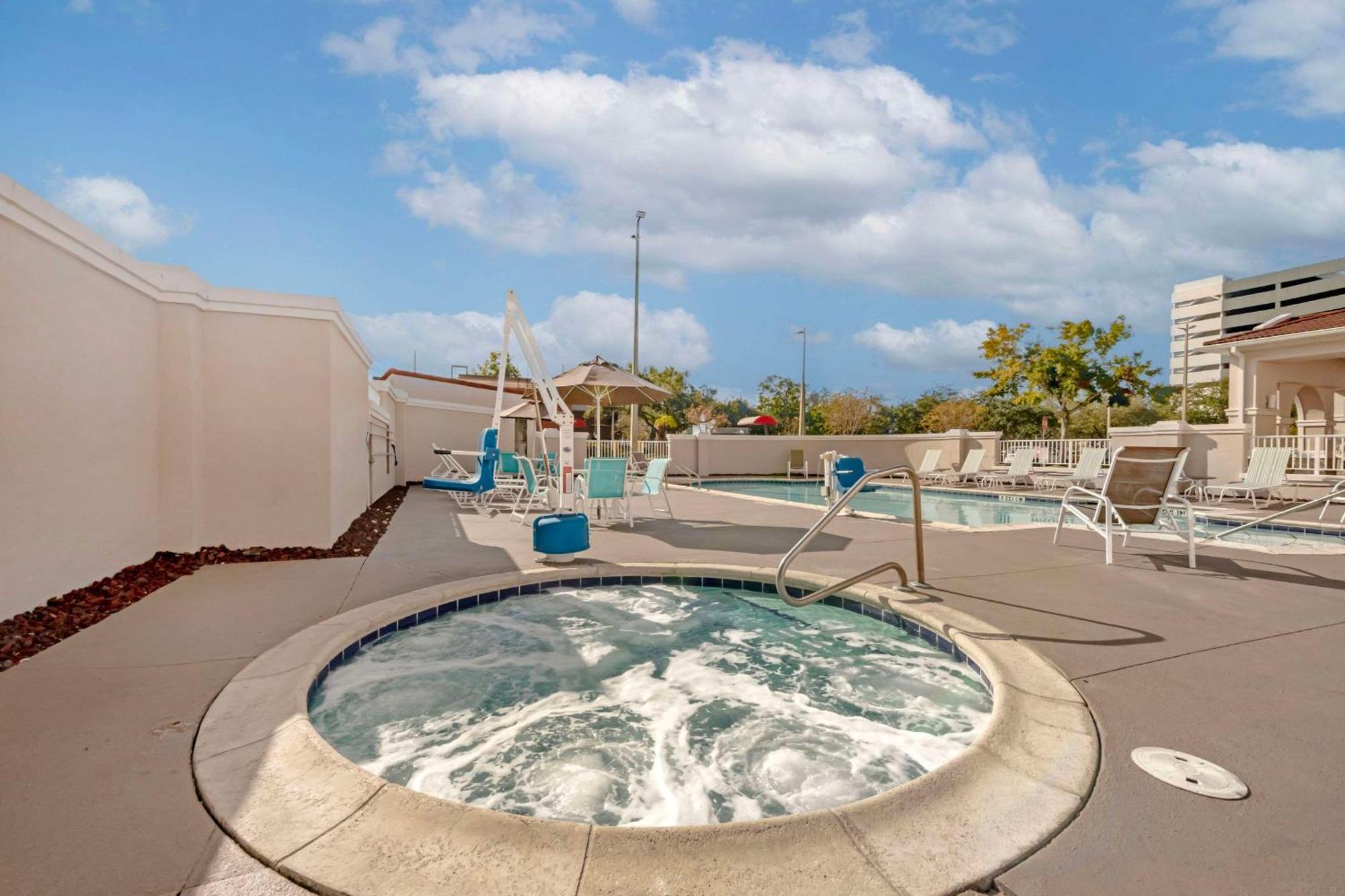 Comfort Suites Downtown Orlando Dış mekan fotoğraf
